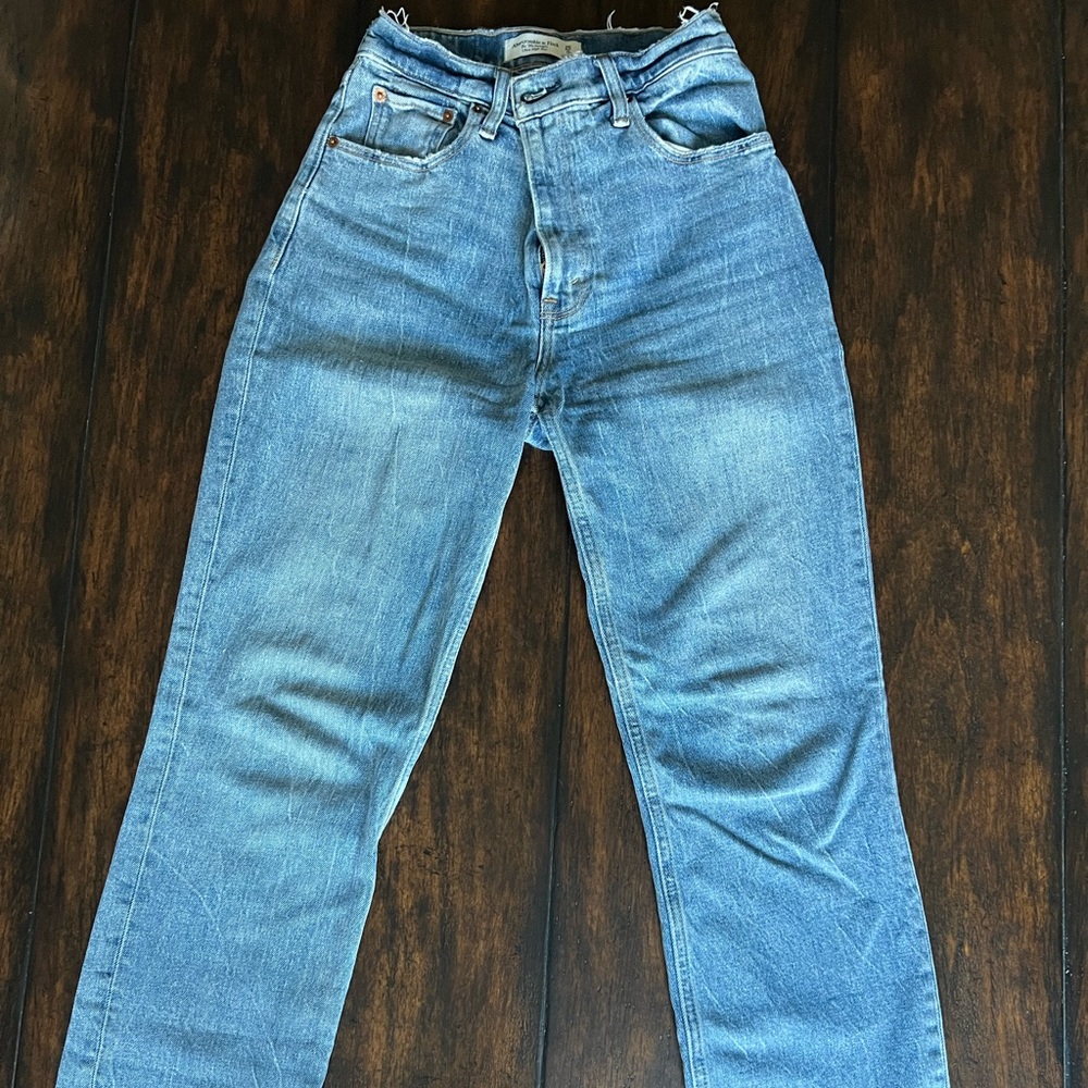 Abercrombie 90s Ultra High Rise Straight Jeans